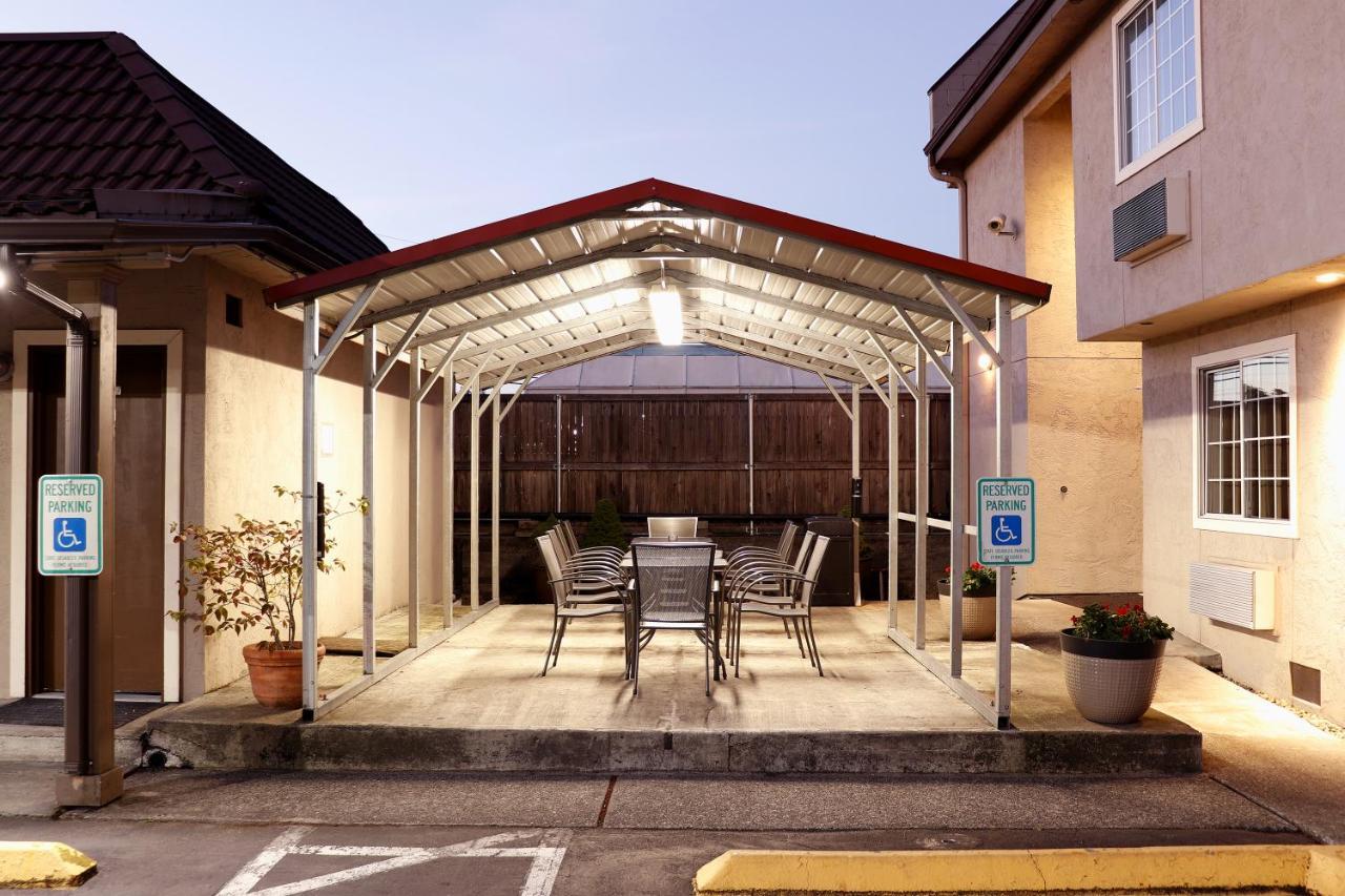 Best Lynnwood Inn Bagian luar foto